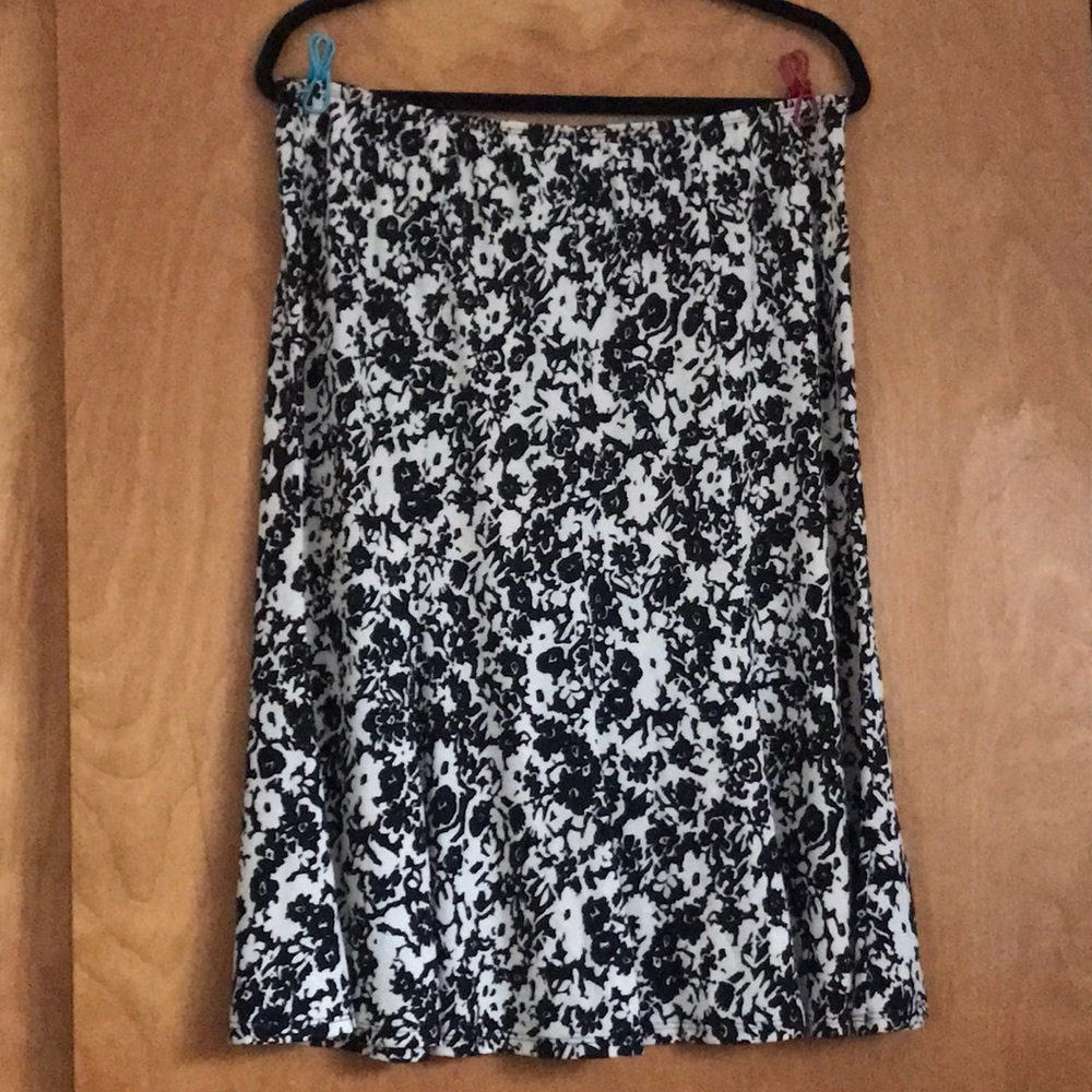 Seamed Knee Length Skirt